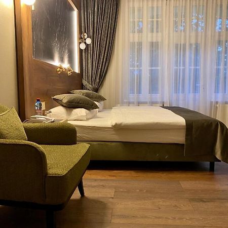 Pensjonat - Restauracja Zolty Domek Szczecinek Εξωτερικό φωτογραφία