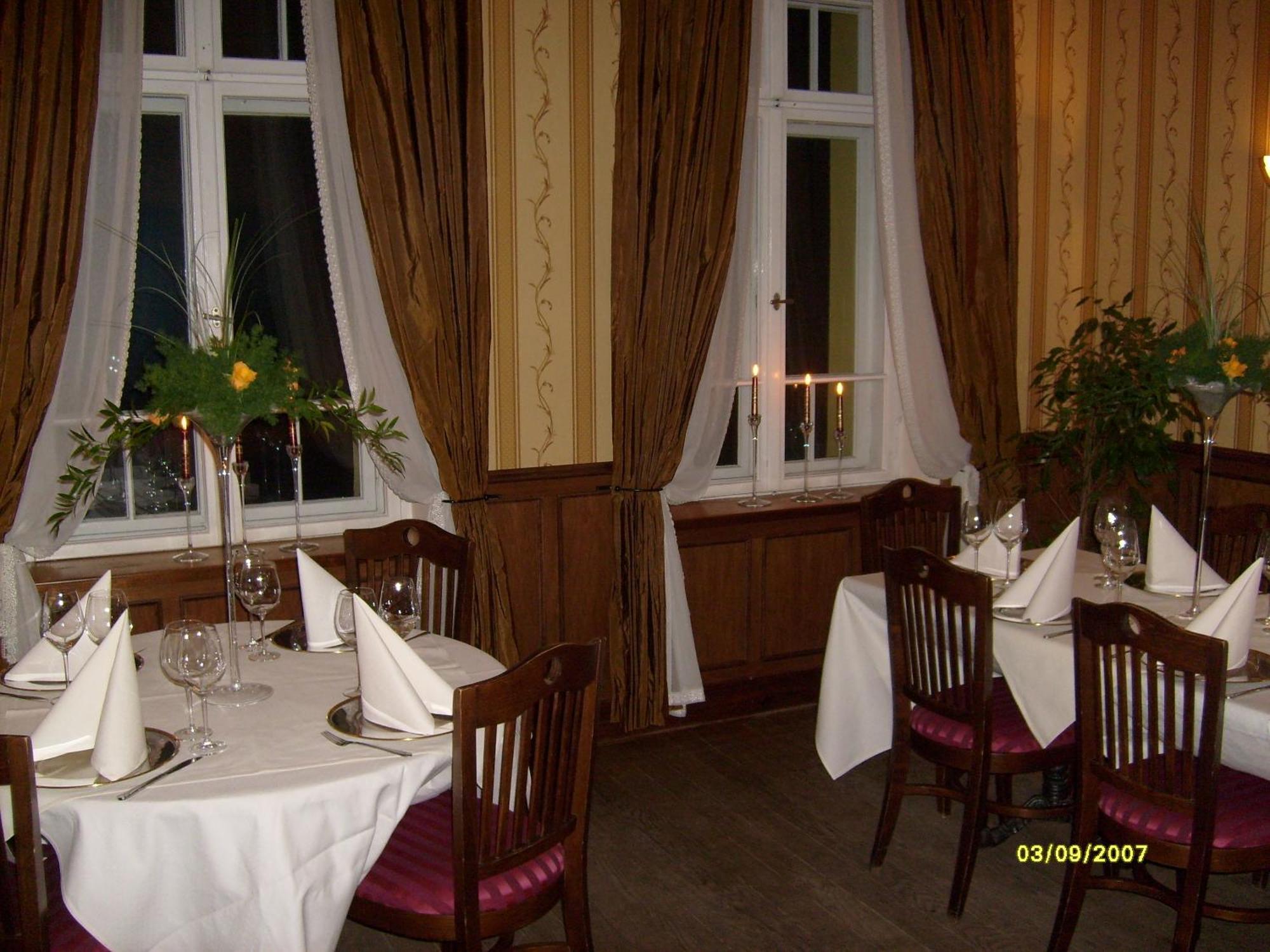 Pensjonat - Restauracja Zolty Domek Szczecinek Εξωτερικό φωτογραφία