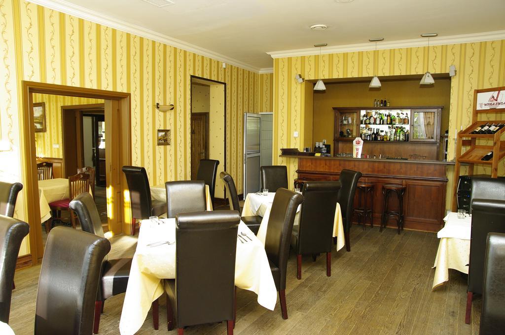 Pensjonat - Restauracja Zolty Domek Szczecinek Εξωτερικό φωτογραφία
