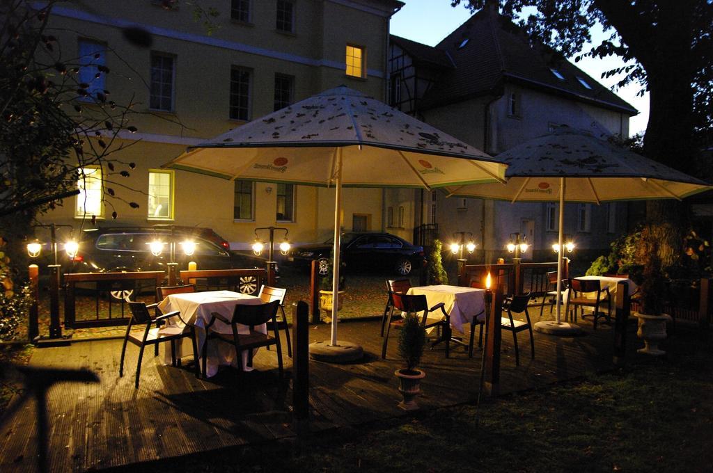Pensjonat - Restauracja Zolty Domek Szczecinek Εξωτερικό φωτογραφία